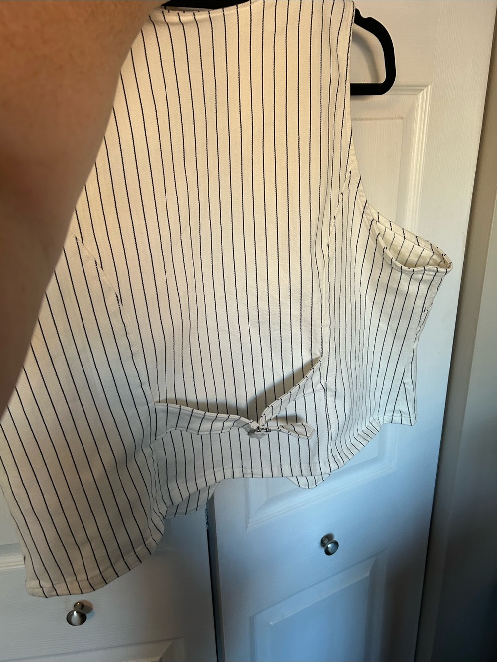 Reitmans White Pinstripe Sleeveless Button Vest - Picture 6 of 6